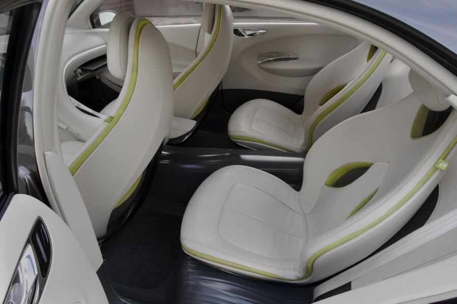 Интерьер Chrysler 200C EV Concept 2009 года  (фото 19 из 27)